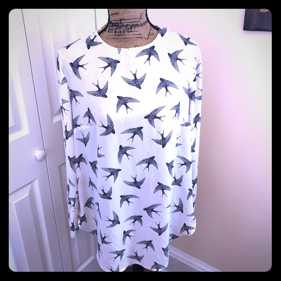 H&M Tops - H&M White Tunic Top w/ Black Bird Print Sparrows